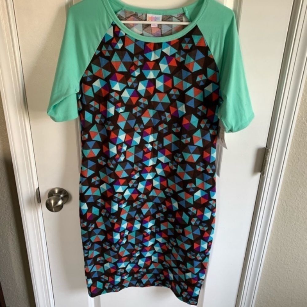 𝅺NWT LuLaRoe Geometric Design Raglan Julia Dress, Size M (8-10)